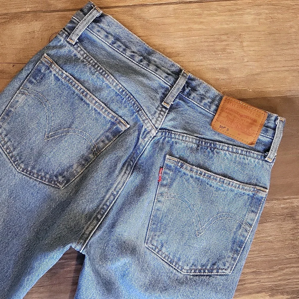 Levi's 501 Distressed Med Blue Wash Button Fly Distressed Straight Leg Jeans, 26 - Picture 10 of 12